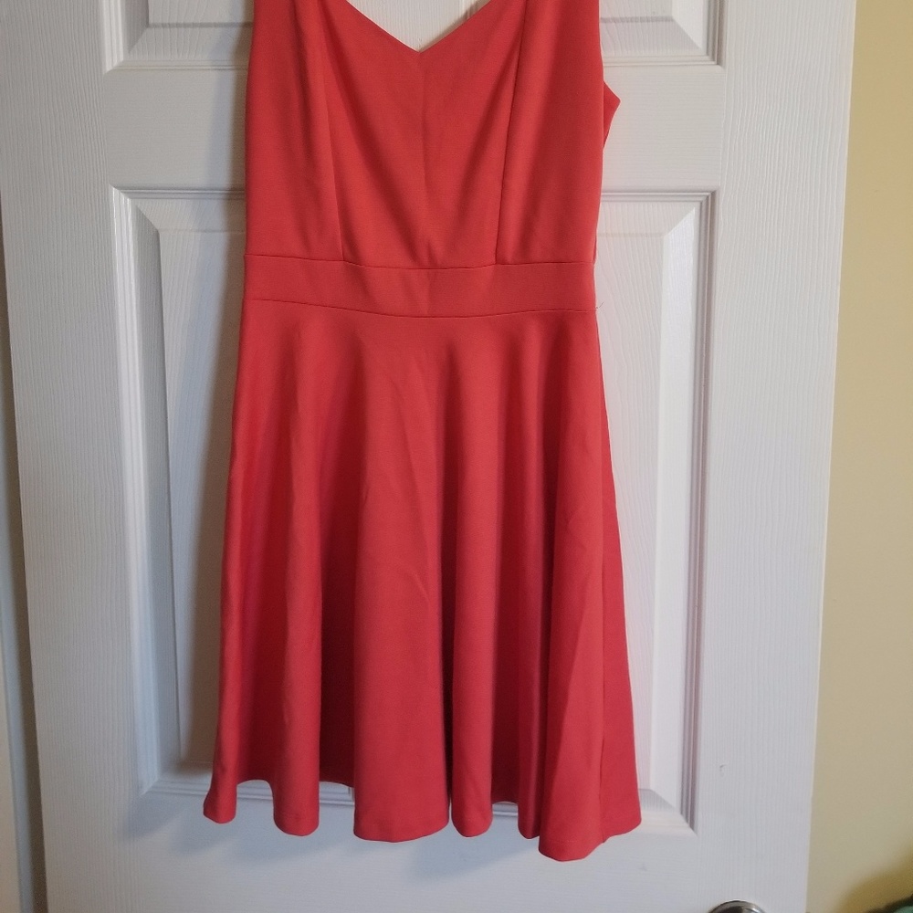 Heart cutout dress - Picture 6 of 6